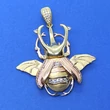 Szkarabeusz bogár, mozgó csápokkal, 3 színű aranyból készített, cirkon kövekkel kirakott 3D-s arany medál