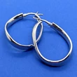 3 mm szélesovális kissé csavart  ezüst karika fülbevaló