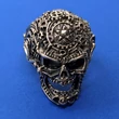 Koponya formájú gazdagon mintázott antikolt férfi ezüst gyűrű