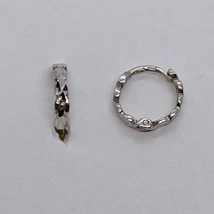 Cziszolt mintás fehér arany karika fülbevaló