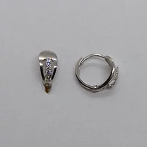 Fehérköves fehér arany karika fülbevaló