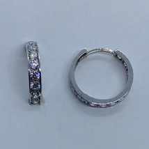 Fehér cirkon sorköves fehér arany karika fülbevaló