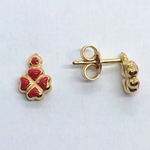 Piros zománccal díszített, lóherére emlékeztető formájú arany srófos fülbevaló