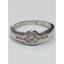 Fehér arany eljegyzési gyűrű