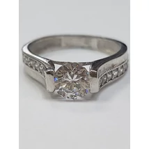 Fehér arany eljegyzési gyűrű