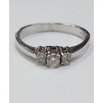 Fehér arany gyűrű