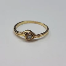 Arany eljegyzési gyűrű