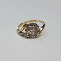 Arany eljegyzési gyűrű