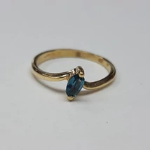 Arany kék köves, eljegyzési gyűrű