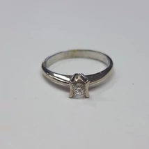 Fehérarany eljegyzési gyűrű