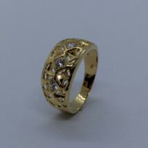 Áttört mintás gyémánt csiszolású széles cirkon köves arany gyűrű