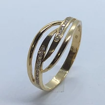 Hullám vonalas fehér cirkon köveses arany gyűrű