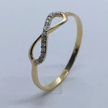 Cirkon kővel díszített végtelen jeles arany gyűrű