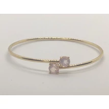 Egyszerű sima arany kar reif, végein 4 karomba foglalt rózsakvarc színű cirkon kővel díszítve