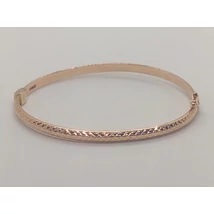 Mindkét oldalon gyémánt csiszolással díszített, zsanérral és biztonsági zárral ellátott, csillogó rose arany kar reif