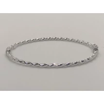 Mindkét oldalon csavart, fényes, csillogó, zsanérosan nyíló és biztonsági zárral ellátott fehérarany kar reif