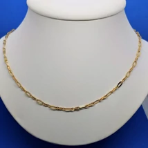 Tömör és ovális szemekből összeállított, nagyon szép mintályú különleges arany lánc