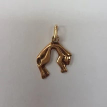 Arany macskás medál