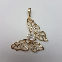 Arany pillangós medál