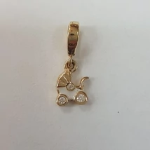 Arany mini babakocsi medál