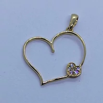 Cirkon kővel díszitett szív a szívben sárga arany medál