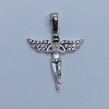 Cirkon kővel kirakott anyalka fehér arany medál