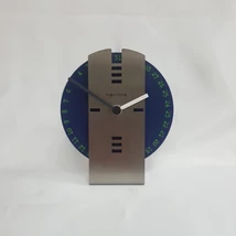 Naptáras asztali óra