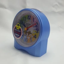 Macis ébresztős óra