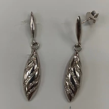 Ezüslógós fülbevaló