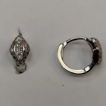 Fehér köves ezüst fülbevaló