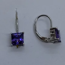 Beckham fazonú lila cirkon köves ezüst fülbevaló