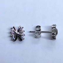 Cirkon kővel díszített pillangót ábrázoló ezüst fülbevaló