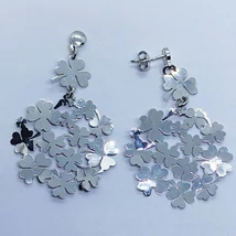 Igazi szerencsehozó lógós ezüst fülbevaló, amit magas féyű kicsi lóherékből különlegesen állítottak össze