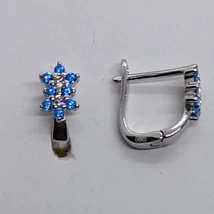 Világoskék, és fehér színű cirkon köves dupla virág mintás ezüst fülbevaló