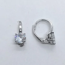 Négy karomba foglalt fehér cirkon köves ezüst fülbevaló