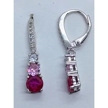 4 karomba foglalt fehér, rózsaszín és rubinszínű cirkon kővel díszített ezüst lógós fülbevaló