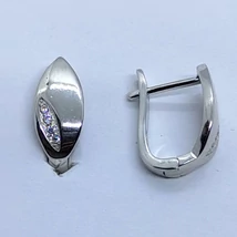 Magas fényű, sima lavél formájú apró cirlon kövekkel díszített  ezüst fülbevaló