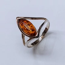 Borostyán köves ezüst gyűrű