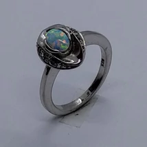 Fehér opál köves ezüst gyűrű