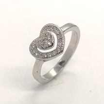 Szív a szívben mintájú, apró fehér cirkon kővel díszített ezüst gyűrű