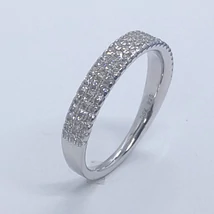 3 cirkon soros kővel díszített karika gyűrűre emlékeztető ezüst gyűrű