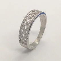 3 db végtelen jelből összeállított cirkon kövekkel kirakott karika gyűrűre emlékeztető ezüst gyűrű