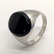 Ovális fejrészű, Onix köves férfi ezüst gyűrű