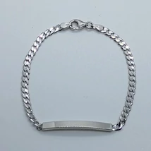 Középen sima lappal beépített lapított pancer ezüst karlánc