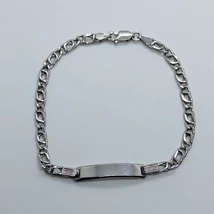 Középen sima lappal beépített nyújtott sharles ezüst karlánc