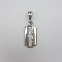 Penge formájú ezüst medál