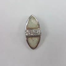 Opál köves ezüst medál