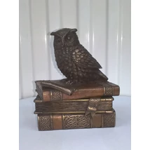 Bagoly szobor könyvekkel, dobozka